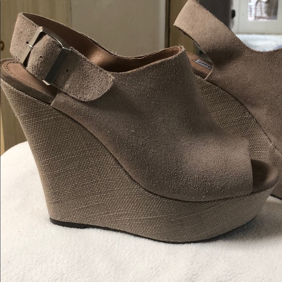 Platform - Picture 2 of 3